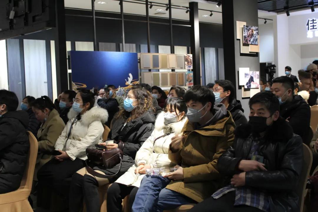 恭喜！華洲木業(yè)（陜西）運(yùn)營中心首航儀式暨供應(yīng)鏈賦能模式發(fā)布會圓滿舉辦！(圖9)